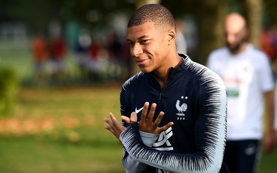 华体会电竞焦点-佩里西奇关键拦截破坏进攻